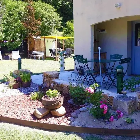 Le Clos Le Roc Rouge Apartment *