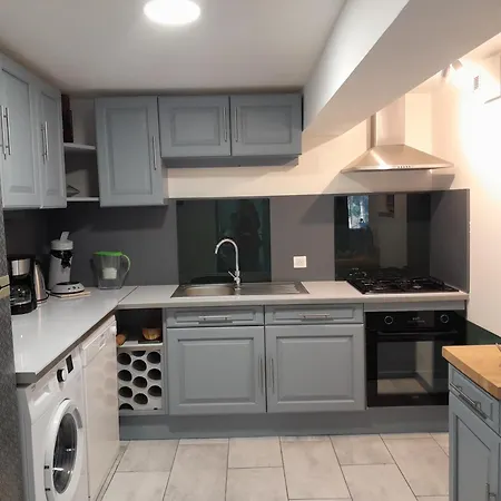 Le Clos Le Roc Rouge Апартаменты