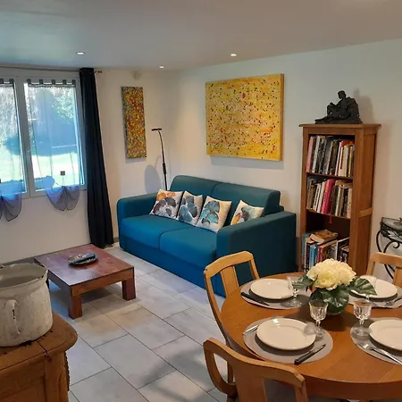 Le Clos Le Roc Rouge Apartment *
