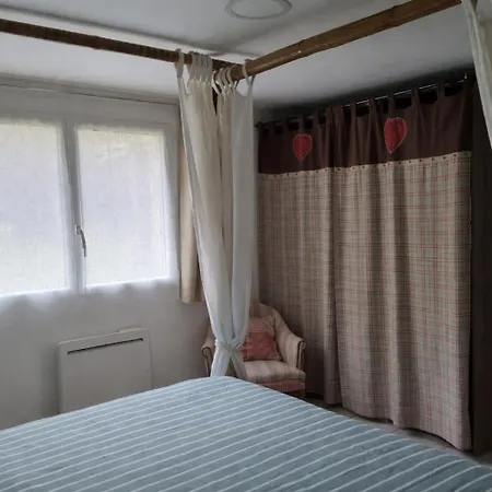 Апартаменты Le Clos Le Roc Rouge