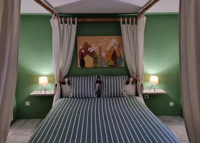 Le Clos Du Roc Rouge Castels